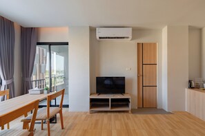 家庭开间 | 办公桌、笔记本电脑工作区、免费 WiFi、床单