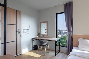 标准开间 (Twin bed) | 办公桌、笔记本电脑工作区、免费 WiFi、床单