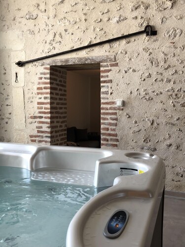 CHEZ LULU, town house overlooking the Beuvron