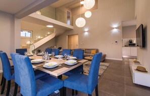 Dining - Beautiful home in Kastel Kambelovac (Kastel Kambelovac)