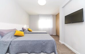 5 bedrooms, in-room safe, travel cot, free WiFi