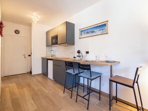 Uklassifisert bilde, 4 av 34, knapp
