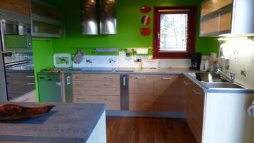 Réfrigérateur, micro-ondes, lave-vaisselle