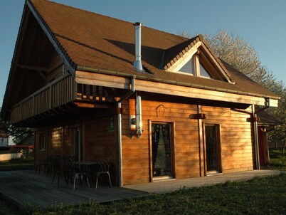 Independent chalet with garden and pool access near St Pourçain