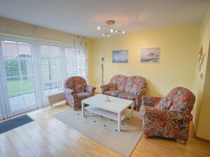 Unclassified image, 3 of 22, button