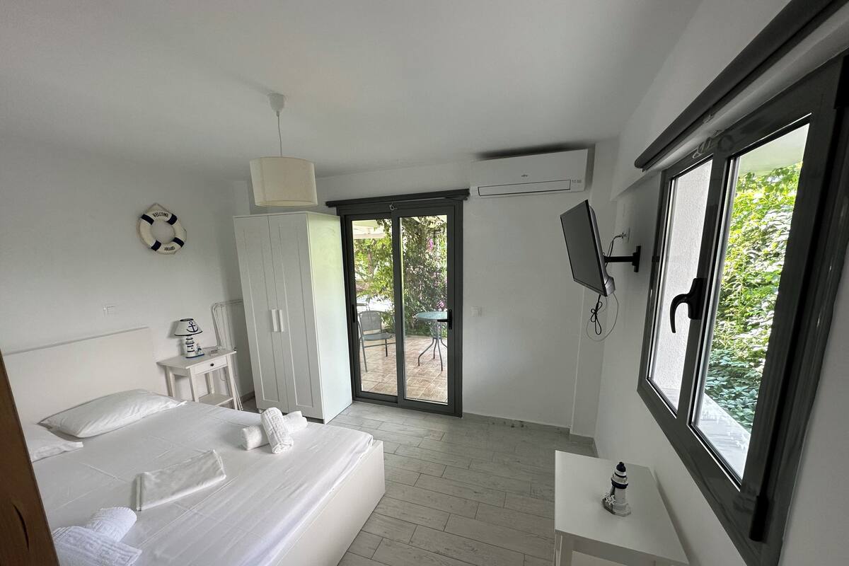Comfort Apartment, 1 Double Bed with Sofa bed, Garden View | Free WiFi, bed sheets
