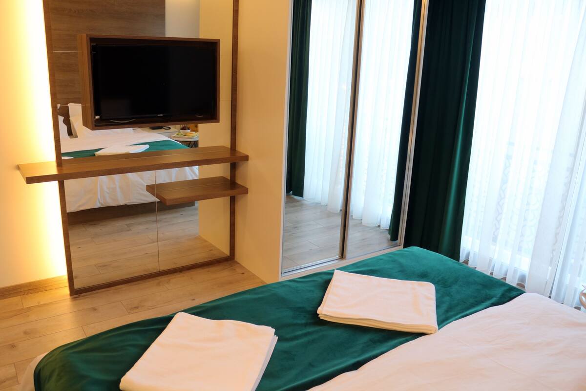 In-room safe, desk, soundproofing, iron/ironing board (on request)