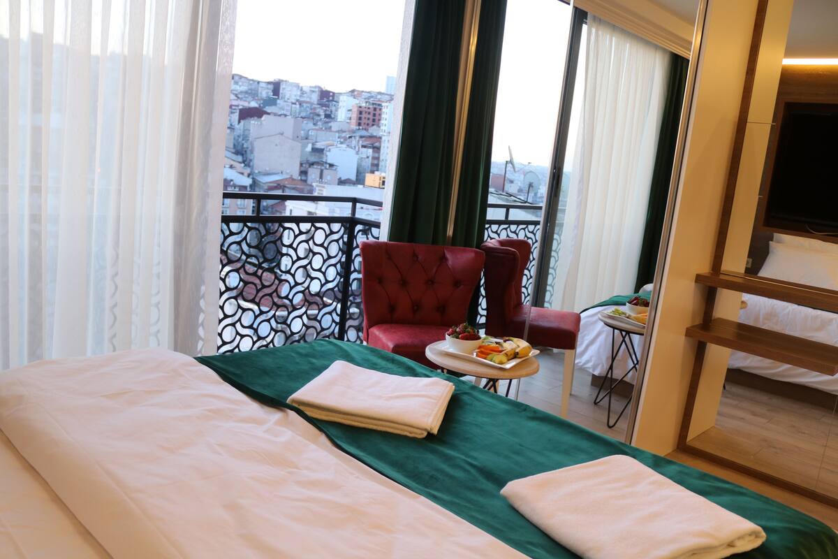 In-room safe, desk, soundproofing, iron/ironing board (on request)