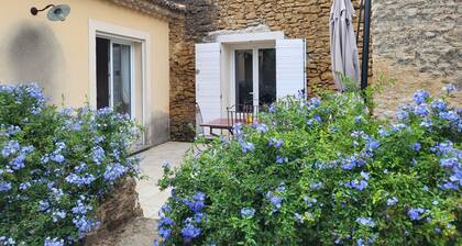 Gßte de Léa: Mas en pierre proche Mont ventoux, Dentelles montmirail