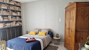 3 slaapkamers, een strijkplank/strijkijzer, beddengoed