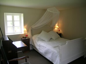 1 chambre, Wi-Fi gratuit, draps fournis