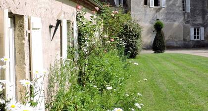 Maison de campagne charmante avec jardin au ChĂąteau de Vesset