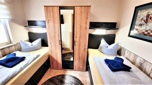 2 bedrooms, WiFi, bed sheets