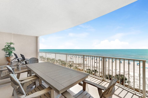 Regency Isle 411 ~ In/Outdoor Pools, Hot Tub, Sauna + $400 FREE Activities Daily ~ Zoo/Parasail +