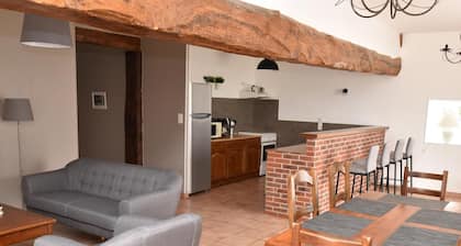 GĂźte avec grand jardin et terrasse Ă Cressanges