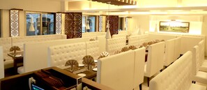 Restaurant - Hotel Lords Mumbai (Mumbai)
