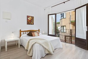 5 habitaciones, tabla de planchar con plancha y internet