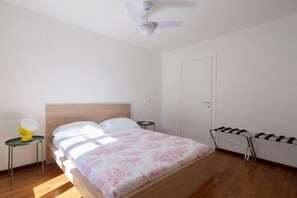 2 habitaciones, tabla de planchar con plancha y wifi gratis 