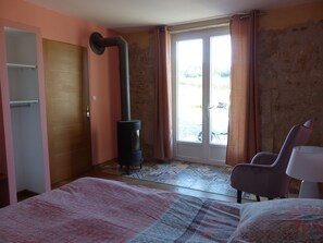 Tweepersoonskamer, uitzicht op park (3) | 1 slaapkamer, individueel gemeubileerd, verduisterende gordijnen