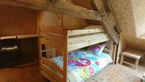 5 bedrooms, desk, iron/ironing board, free WiFi