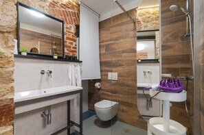 Shower, free toiletries, hair dryer, towels - 7heaven Luxury Rooms Palace (Split)