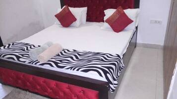 6 bedrooms, iron/ironing board, free WiFi, bed sheets