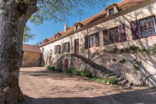 Schöne Demeure 1900 gegenüber dem Allier, in einem charmanten Dorf gelegen