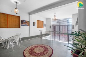 Unclassified image, 3 of 9, button