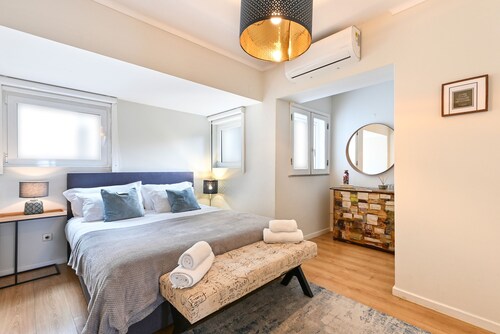 Sé Apartamentos *Casa do Chafariz w/ Balcony*