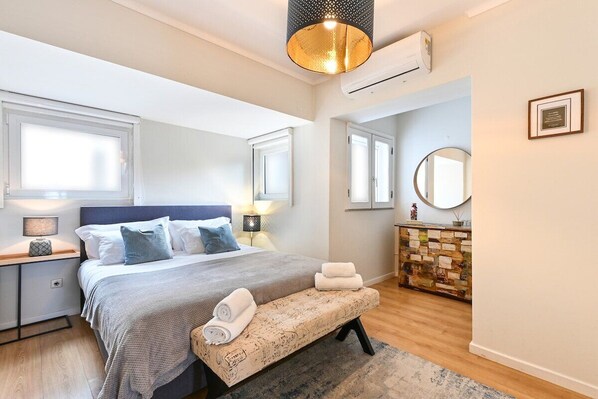 1 chambre, fer et planche à repasser, accès à Internet, literie fournie