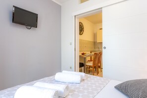 1 bedroom, free WiFi, bed sheets