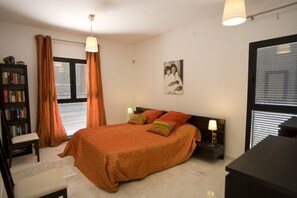 4 slaapkamers, een strijkplank/strijkijzer, wifi, beddengoed