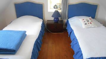 2 bedrooms, iron/ironing board, travel crib, free WiFi