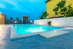 Outdoor pool - Comfort Apartment with Pool and Terrace (Novalja)