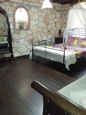 House, 3 Bedrooms | Blackout drapes, iron/ironing board, free cribs/infant beds, free WiFi - Stone House Andromeda (Polygyros)