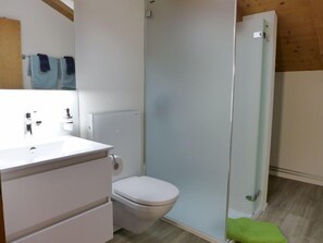 Sèche-cheveux, serviettes fournies