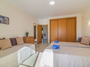 3 bedrooms, travel cot, free WiFi