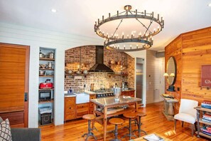 Interior - Magnificent 1852 Mansion, Center Historic District (Charleston)