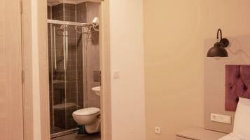 1 chambre, coffres-forts dans les chambres, bureau