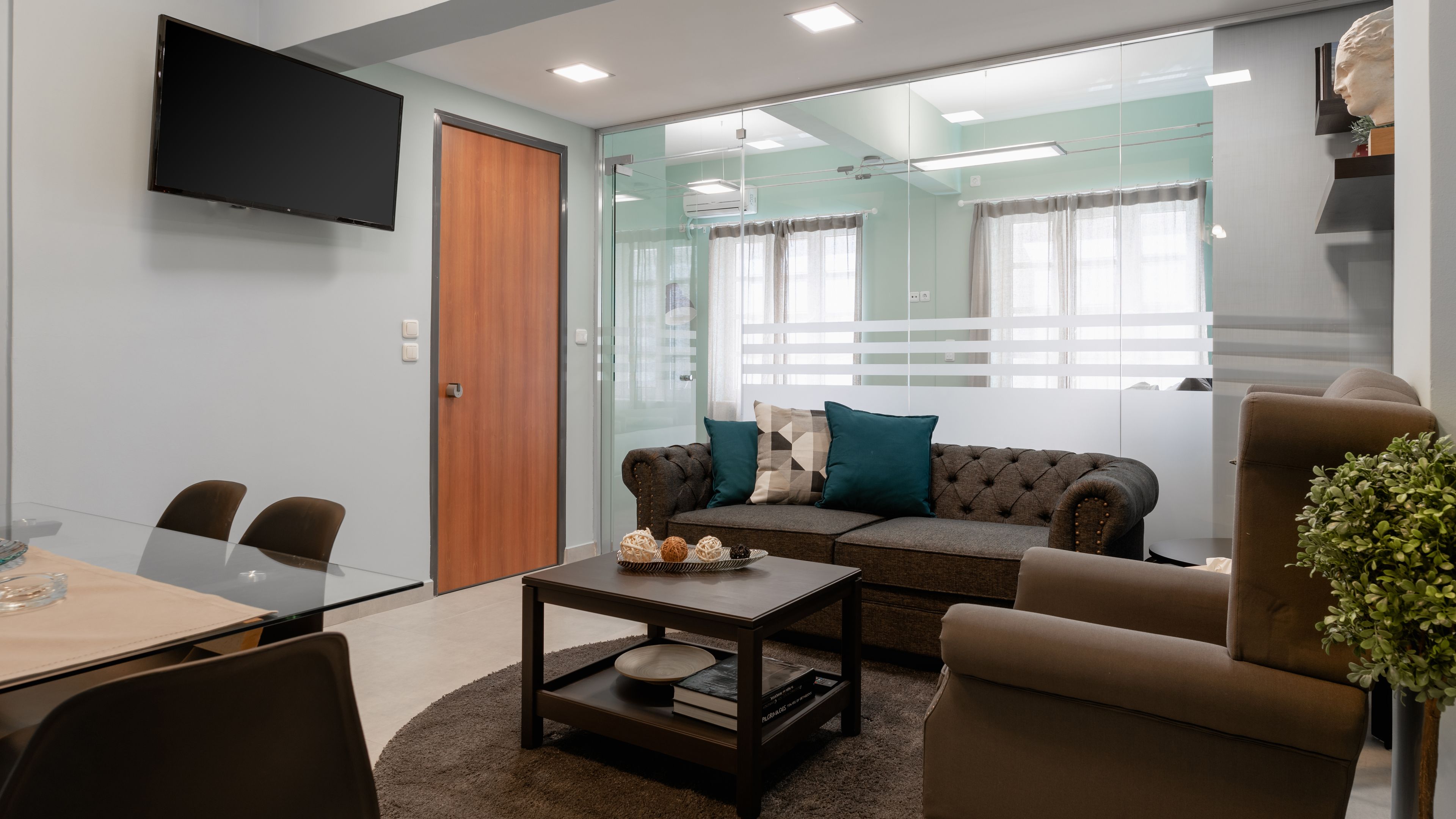 Apartment, 1 Queen Bed with Sofa bed | Living area | Smart TV, Netflix, books, MP3 dock