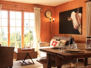 TV, fireplace, DVD player