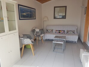 Télévision, chaîne hi-fi