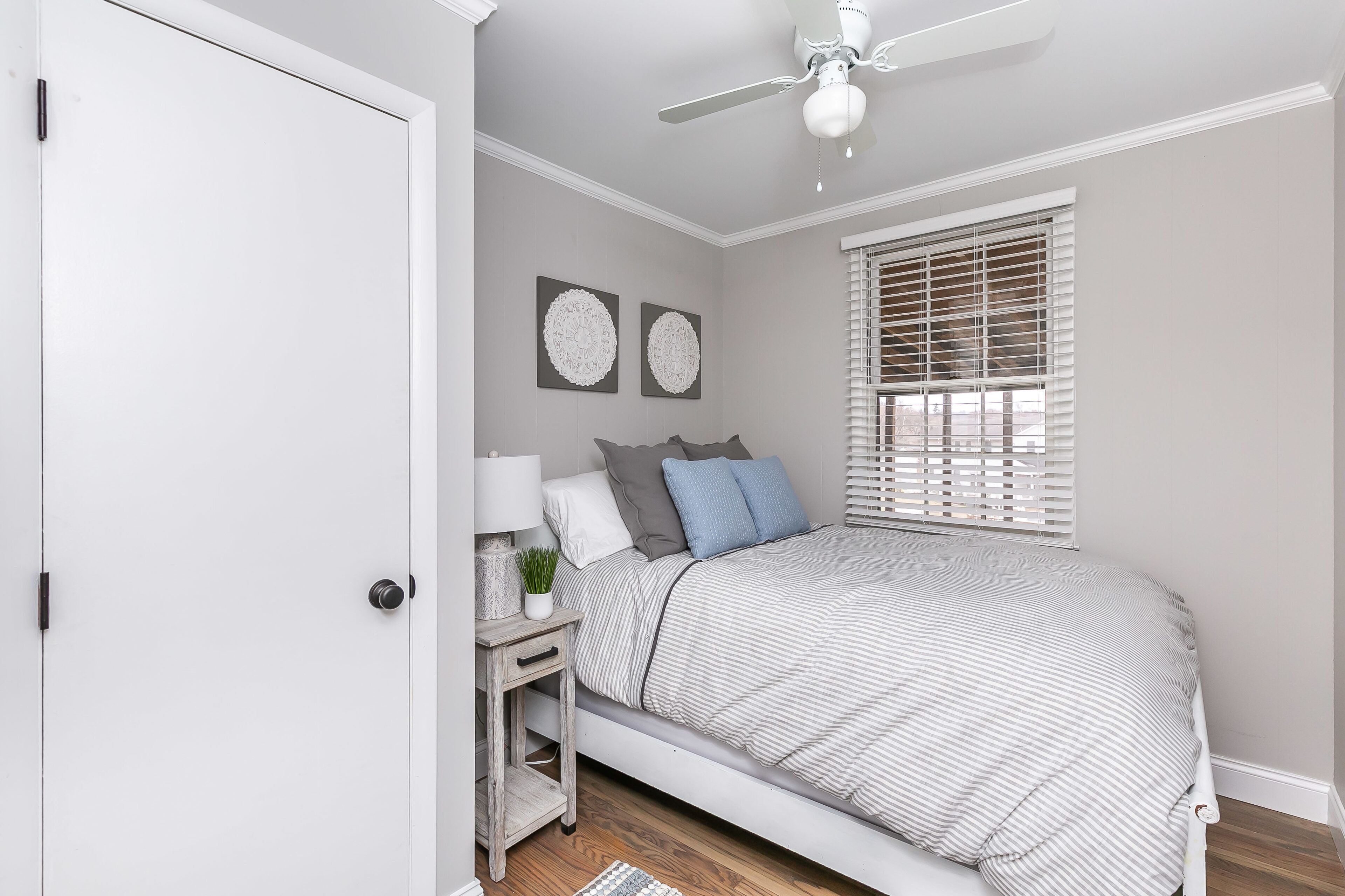 3 bedrooms, in-room safe, iron/ironing board, WiFi