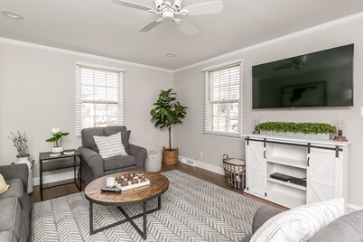 * Stunning New Bungalow Perfect for Everyone *