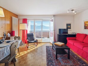 Télévision à écran plat, lecteur de DVD