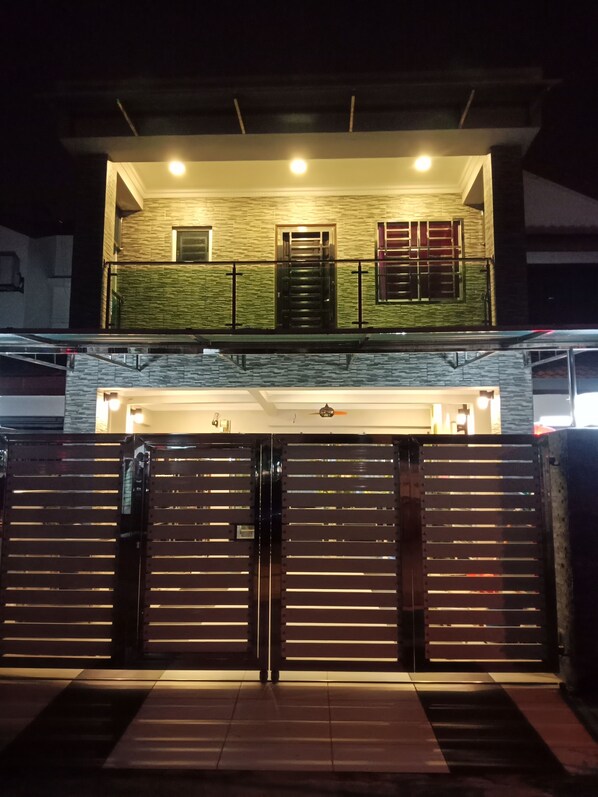 Exterior detail - The house is very strategic area. Nice and beautiful (Petaling Jaya)