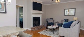 * Brand New * Enkel 1 mile gange til Downtown Franklin! (Super Host) 