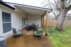 Unclassified image, 3 of 26, button