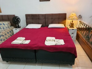 Ferros/tábuas de passar roupa, Wi-Fi, roupa de cama