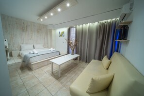 1 chambre, fer et planche à repasser, Wi-Fi gratuit, draps fournis